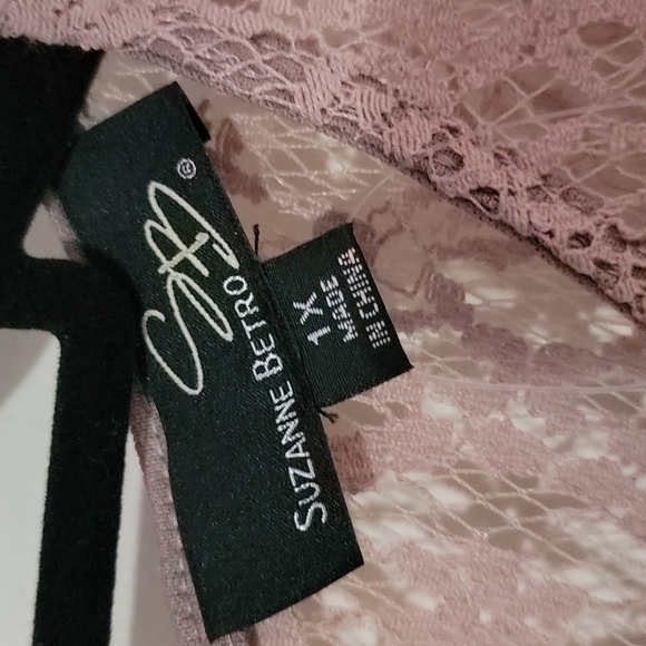 Mauve colored plus sixe 1X, Lace top - Picture 4 of 6